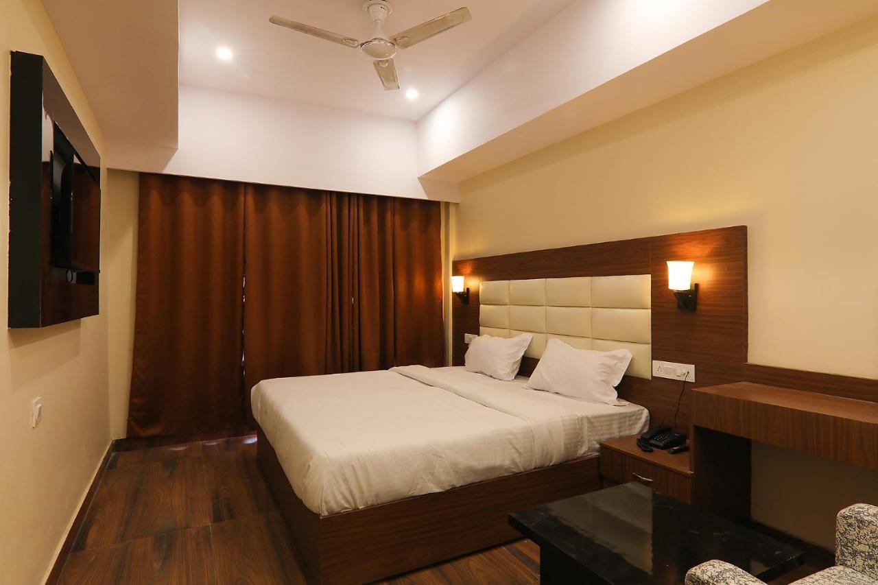 Fabhotel Blueark Лакнау Екстериор снимка
