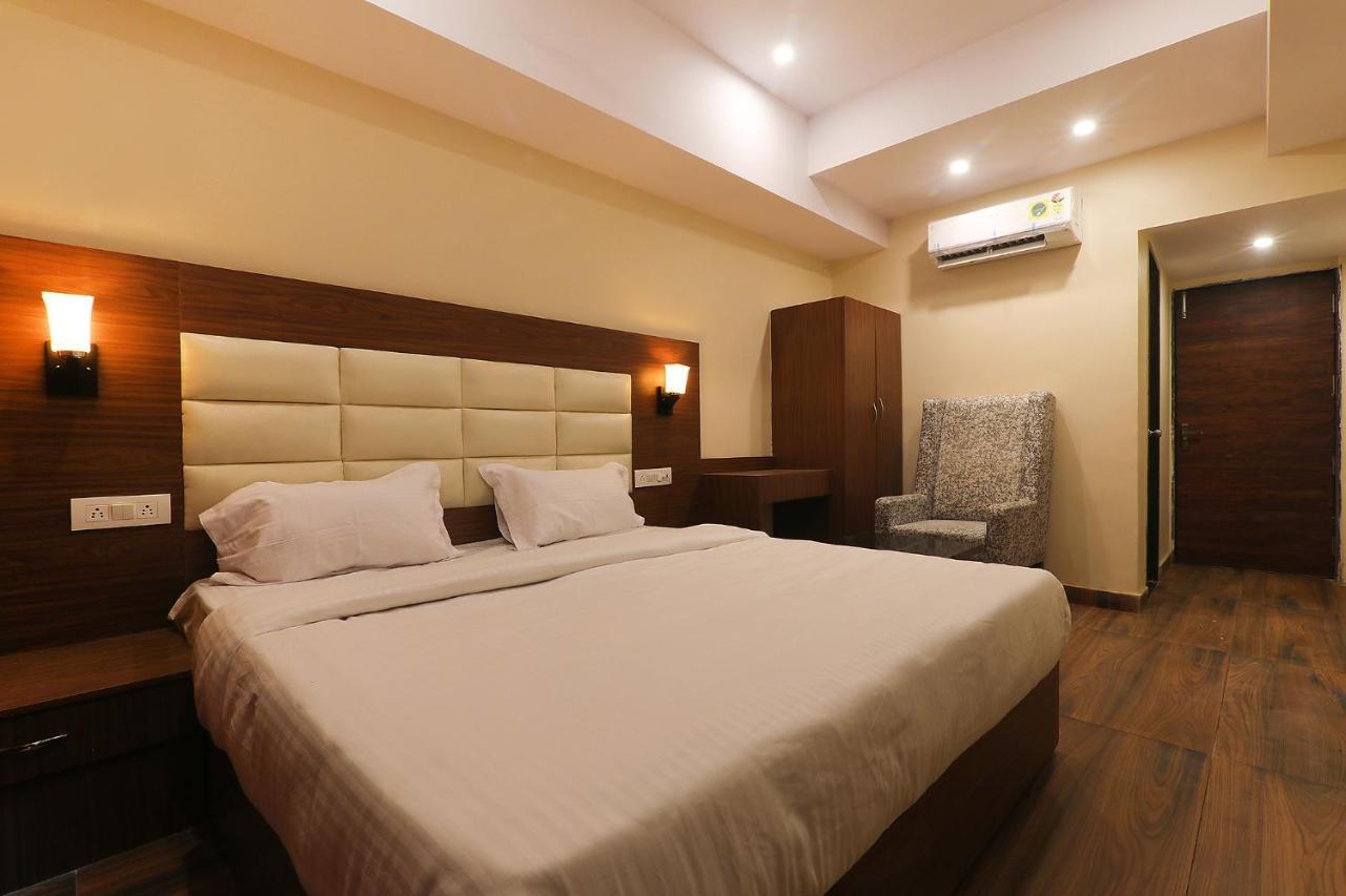 Fabhotel Blueark Лакнау Екстериор снимка
