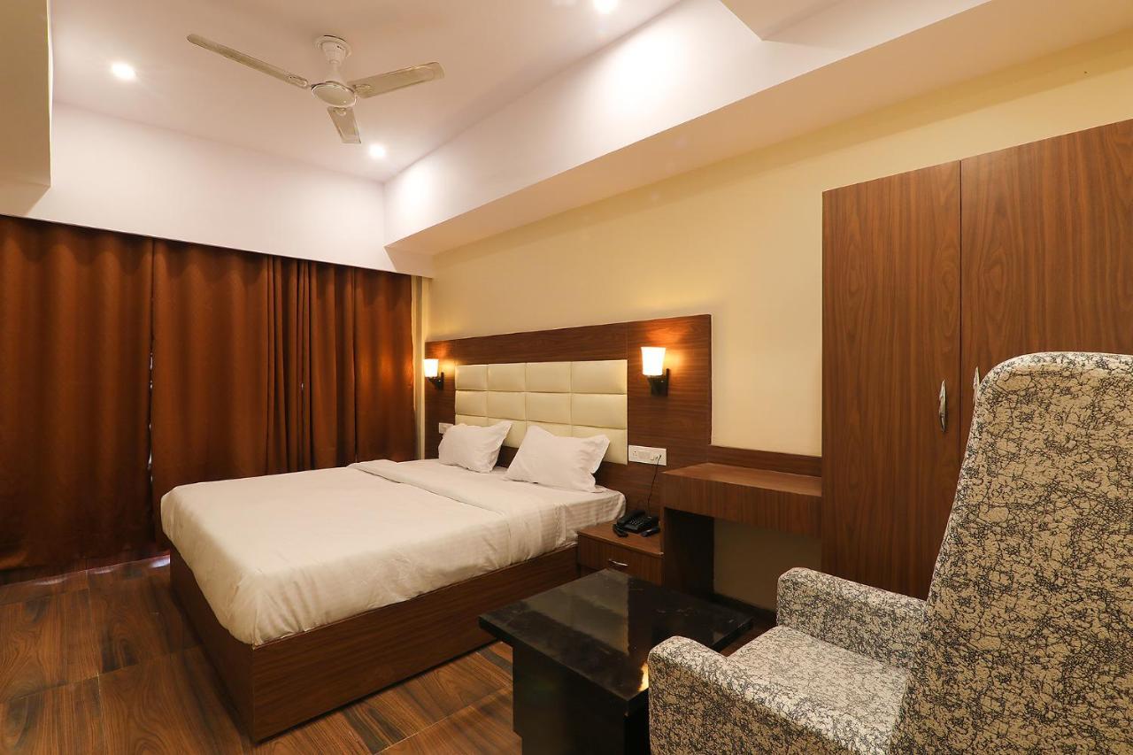 Fabhotel Blueark Лакнау Екстериор снимка