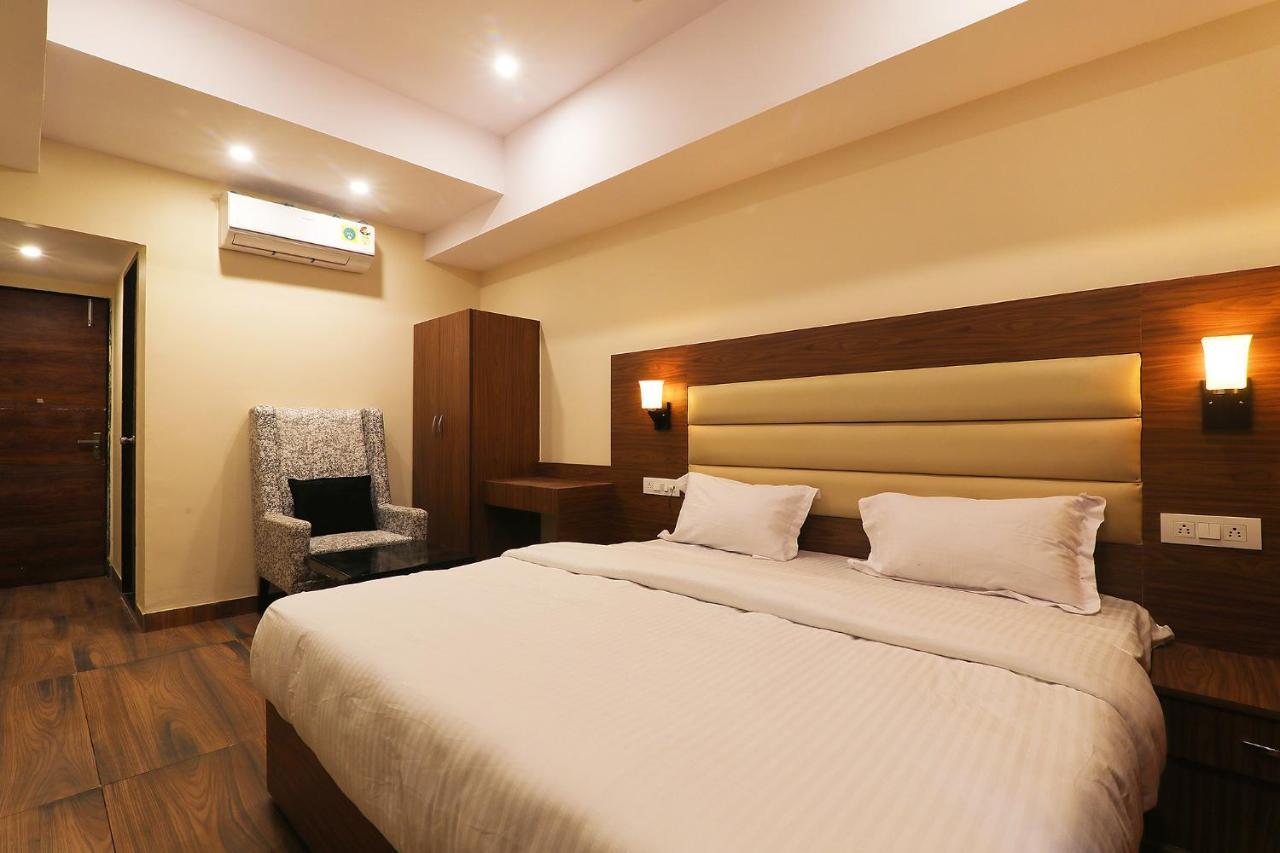 Fabhotel Blueark Лакнау Екстериор снимка